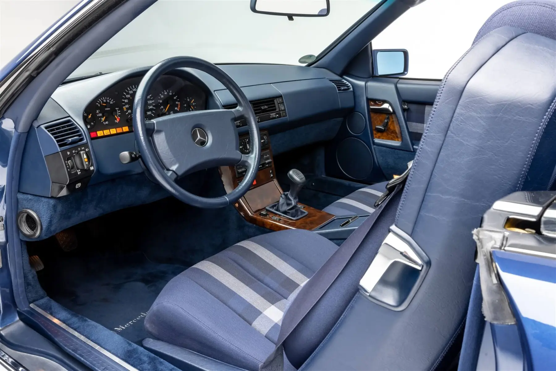 %title BENZ SL280 R129
