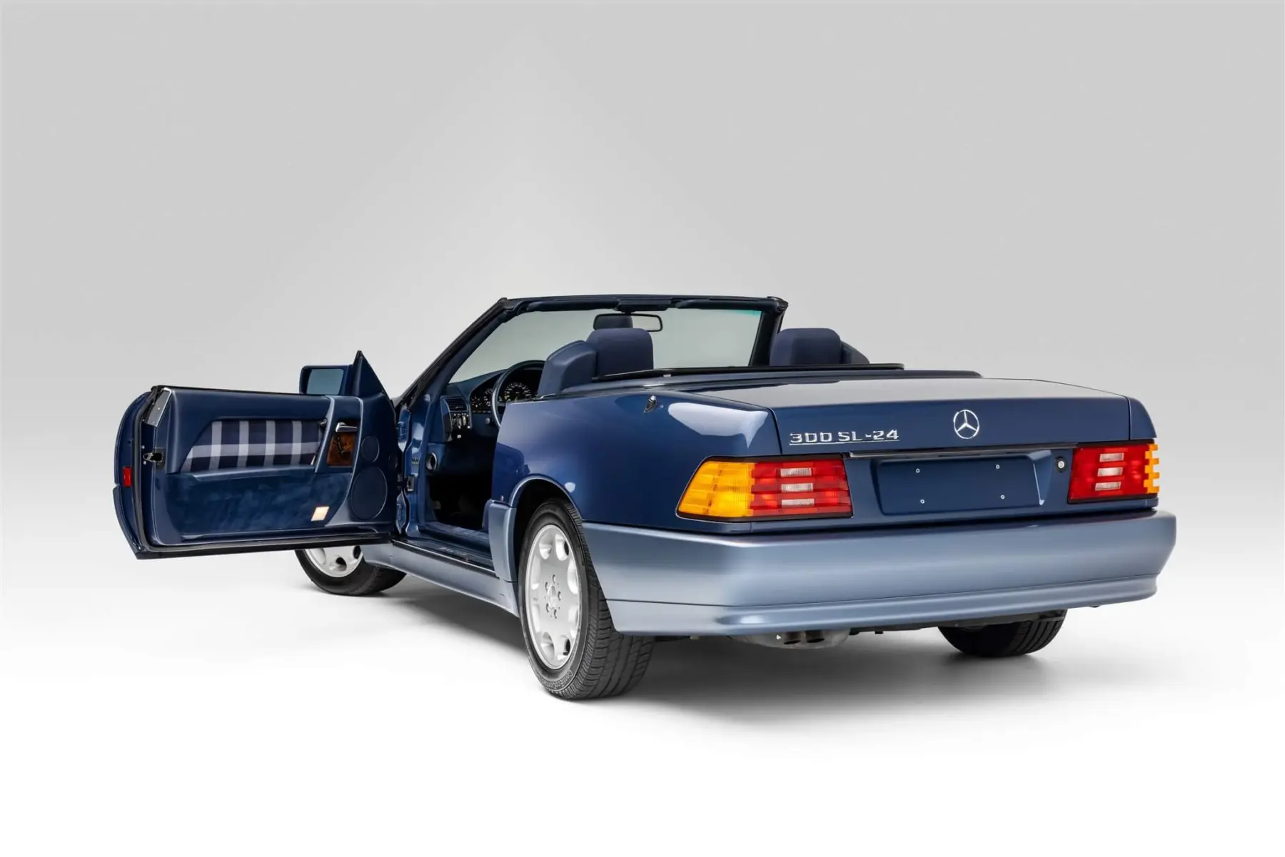 %title BENZ SL280 R129