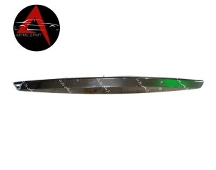 زه استیل روی درب صندوق آریو