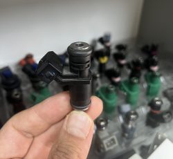 سوزن انژکتور پژو 405 چهار سوراخ کوتاه