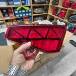 چراغ خطر راست روی صندوق تارا